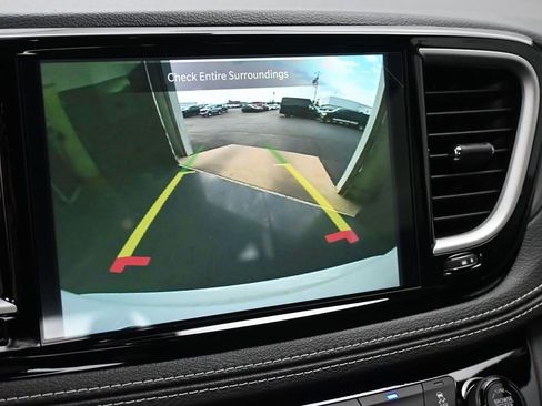 New 2026 Chrysler Pacifica Select image 23