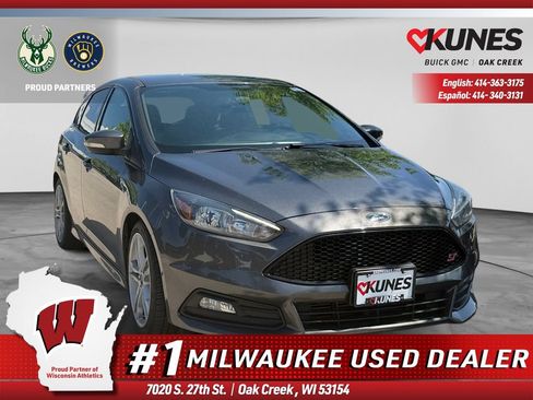 Used 2017 Ford Focus ST FWD image 1
