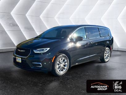 New 2026 Chrysler Pacifica Select