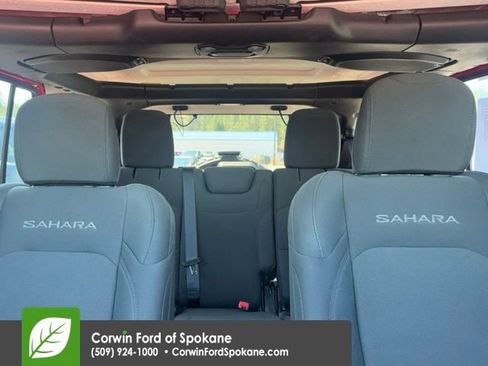 Used 2018 Jeep Wrangler Unlimited Sahara w/ Safety Group AWD/4WD image 33