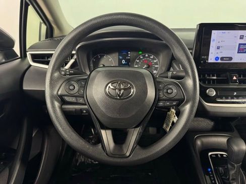 Used 2025 Toyota Corolla LE image 21