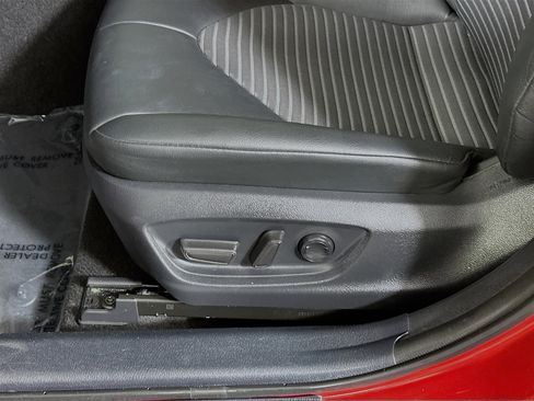 Used 2023 Toyota Camry SE image 12