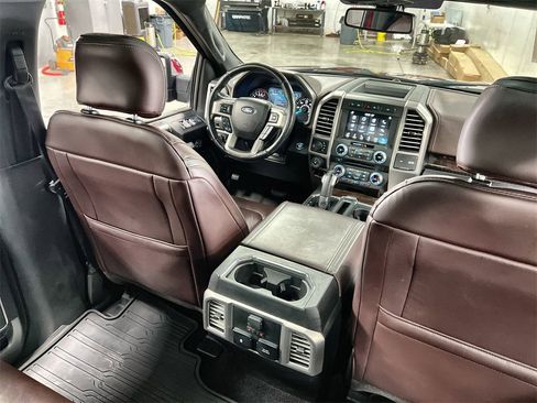 Used 2017 Ford F150 Platinum w/ Equipment Group 701A Luxury image 19