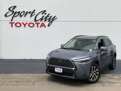 Certified 2024 Toyota Corolla Cross XLE w/ Convenience Package AWD/4WD image 1