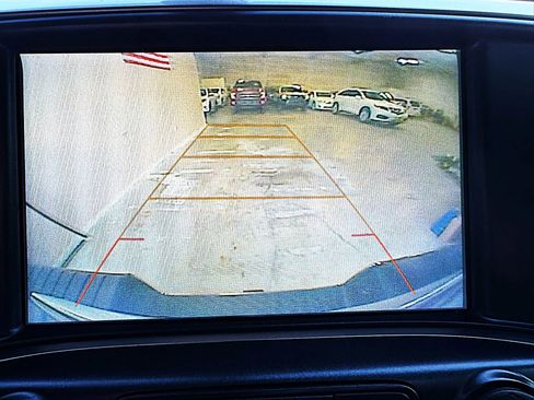 Used 2018 Chevrolet Silverado 1500 LT w/ LT Eassist Package image 21