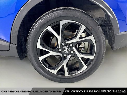 Used 2020 Toyota C-HR XLE image 29