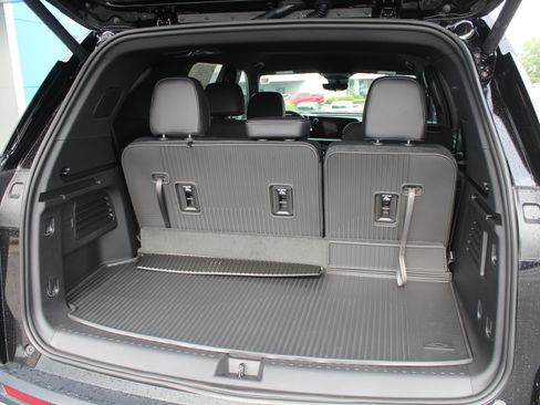 New 2026 Chevrolet Traverse LT w/ Driver Confidence Package AWD/4WD image 18