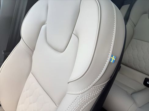 New 2026 Volvo XC60 T8 Plus w/ Protection Package Premier image 15