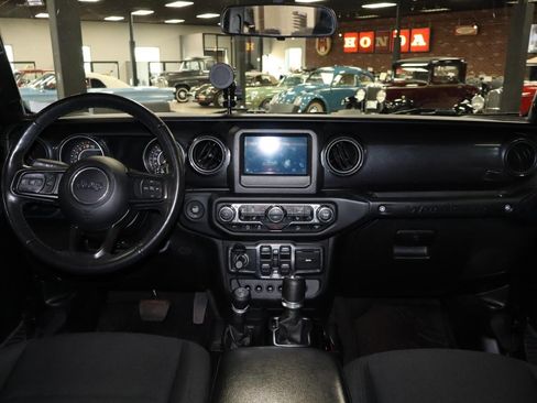 Used 2021 Jeep Wrangler Unlimited Sport AWD/4WD image 16