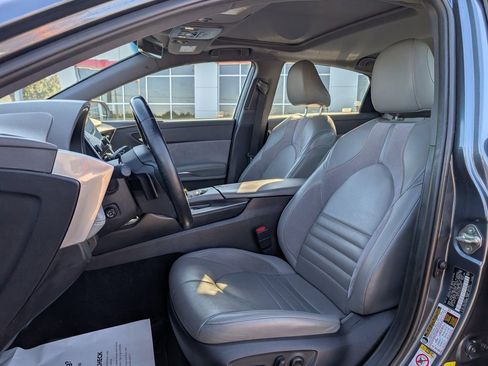 Used 2019 Toyota Avalon Touring w/ Advanced Safety Package image 11