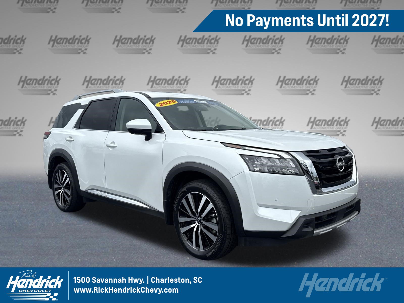 Used 2025 Nissan Pathfinder Platinum w/ Cargo Package FWD image 1