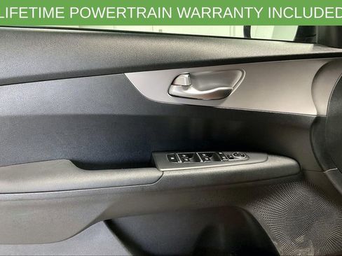 Used 2023 Kia Forte LXS image 19