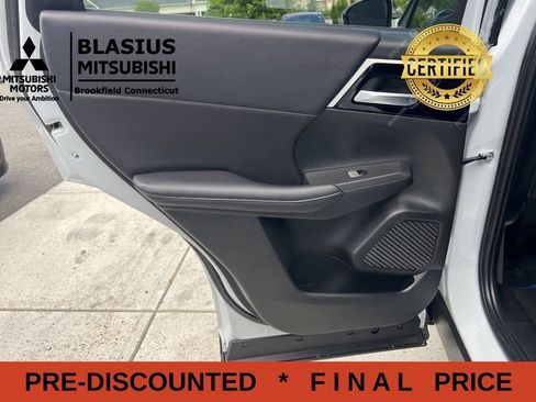 Used 2024 Mitsubishi Outlander 4WD Plug-In Hybrid image 35