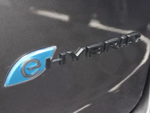 Used 2019 Chrysler Pacifica Touring-L w/ S Appearance Package FWD image 6