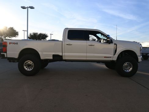 Used 2024 Ford F350 Platinum w/ FX4 Off-Road Package image 7