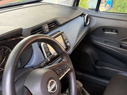 Used 2025 Nissan Versa SV FWD image 33