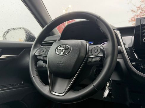 Used 2024 Toyota Camry SE image 21