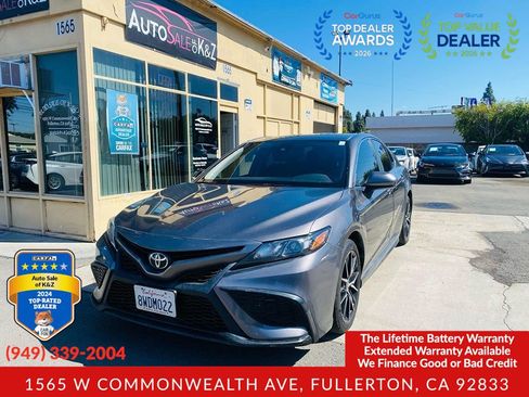 Used 2018 Toyota Camry SE FWD image 7