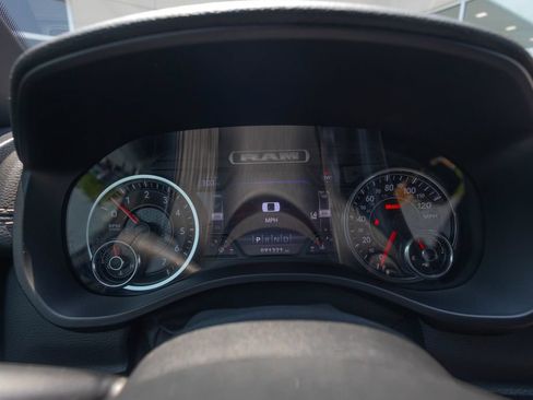 Used 2019 RAM 1500 Laramie AWD/4WD image 27