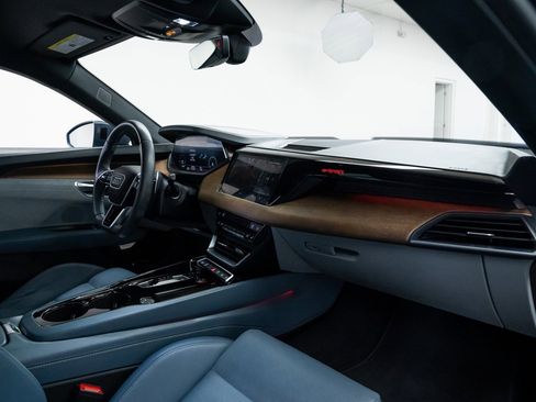 Used 2022 Audi e-tron GT Prestige w/ Prestige Package image 25