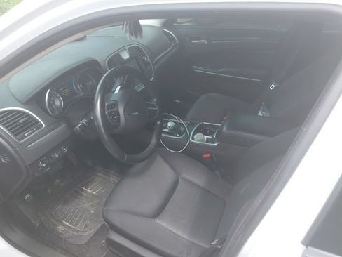 Used 2021 Chrysler 300 Touring w/ Sport Appearance Package RWD image 5