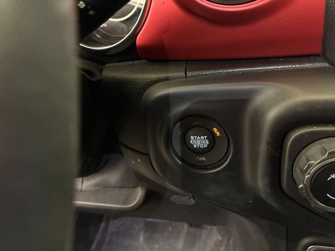 Used 2021 Jeep Wrangler Unlimited Rubicon AWD/4WD image 21