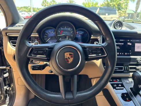 Used 2022 Porsche Macan AWD/4WD image 27
