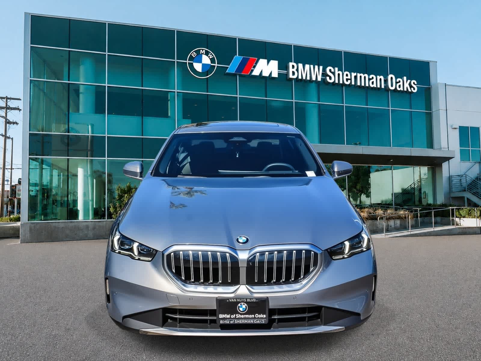Used 2026 BMW 530i w/ Premium Package RWD image 3