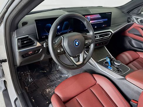 Certified 2023 BMW i4 eDrive35 w/ Premium Package image 9