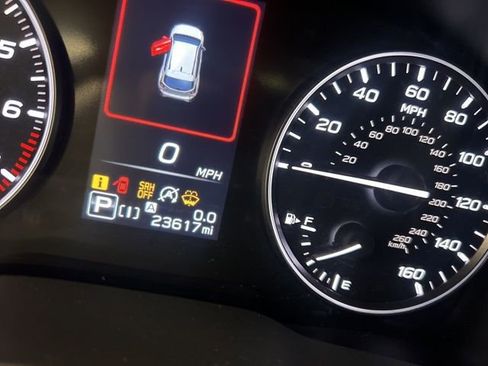 Used 2024 Subaru Crosstrek 2.0i Premium image 32