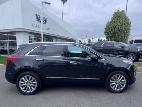 Used 2017 Cadillac XT5 Luxury w/ Driver Awareness Package FWD image 4