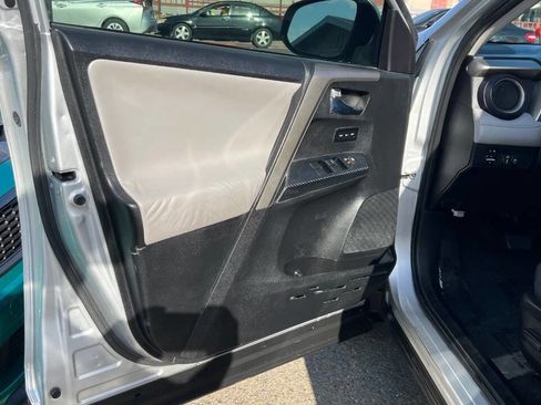 Used 2015 Toyota RAV4 Limited FWD image 33