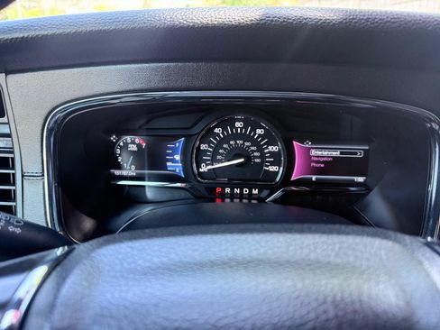 Used 2015 Lincoln Navigator 4WD image 21