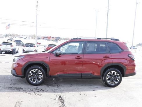 Used 2025 Subaru Forester Premium w/ Convenience Package #1 image 10