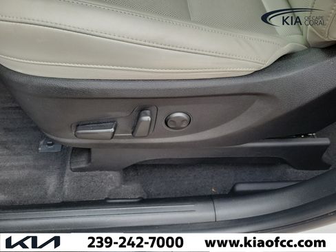 Certified 2025 Kia Telluride S FWD image 29