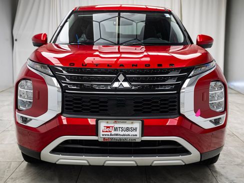 New 2025 Mitsubishi Outlander SE image 5
