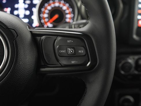 Used 2023 Jeep Gladiator Sport AWD/4WD image 25