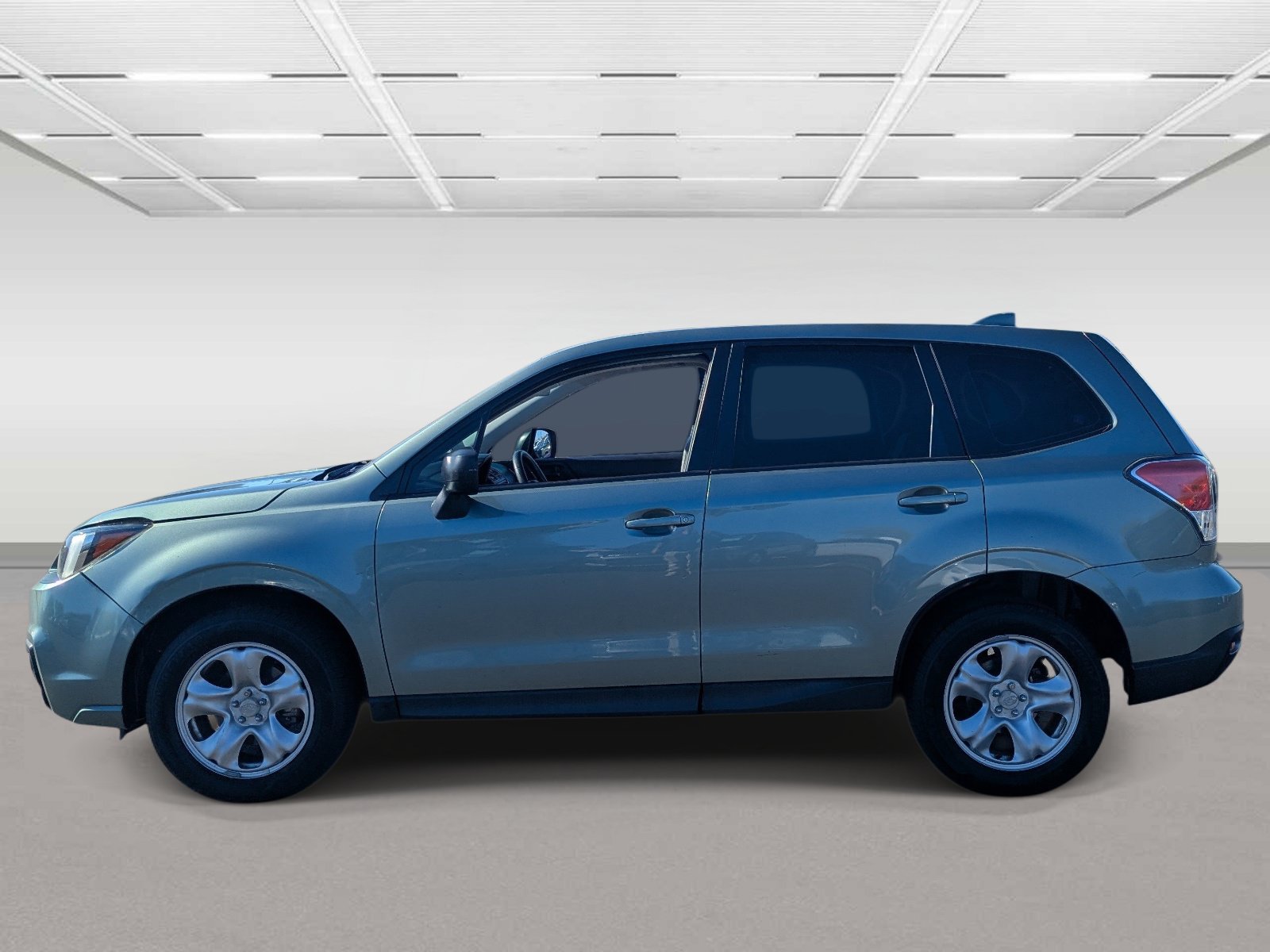 Used 2018 Subaru Forester 2.5i AWD/4WD image 2