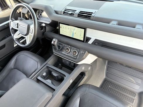 Used 2023 Land Rover Defender 110 SE image 21