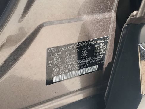 Used 2020 Hyundai Santa Fe Limited image 19