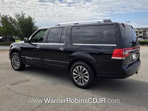 Used 2016 Lincoln Navigator L Select RWD image 11