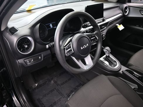 Used 2023 Kia Forte LXS w/ LXS Technology Package image 10