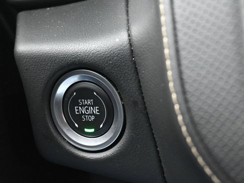 Used 2024 GMC Yukon SLT AWD/4WD image 18