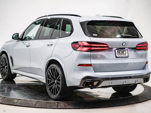 Used 2024 BMW X5 xDrive40i w/ M Sport Package image 2