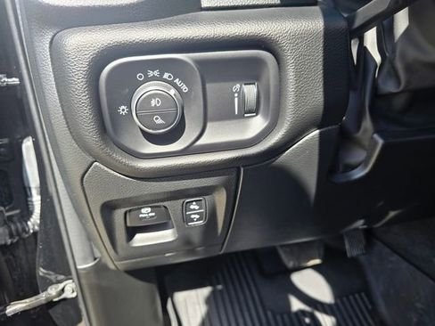 Used 2023 RAM 1500 Big Horn AWD/4WD image 28