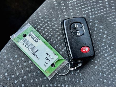 Used 2014 Toyota Prius V Three FWD image 33