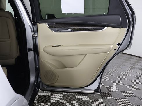 Used 2019 Cadillac XT5 AWD image 22