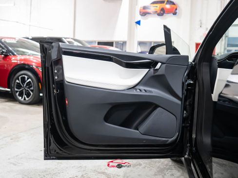 Used 2019 Tesla Model X 100D image 38