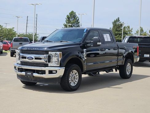 Used 2018 Ford F250 XLT w/ XLT Value Package AWD/4WD image 3