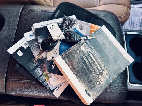 Used 2014 Ford F250 Lariat image 37